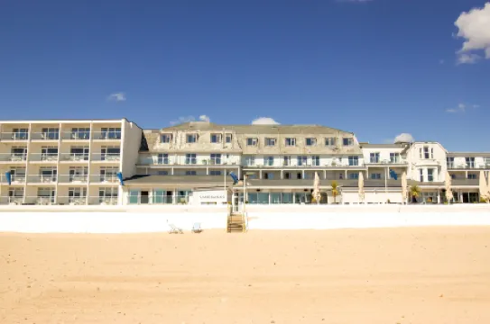 Sandbanks Hotel