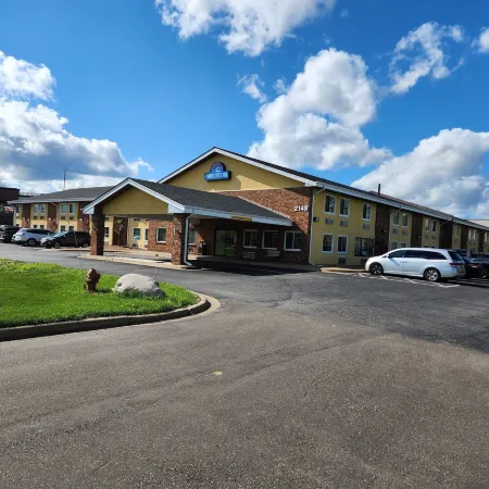 Days Inn by Wyndham Mounds View Twin Cities North