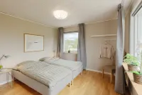 Solglimt Hotels near Lekplats