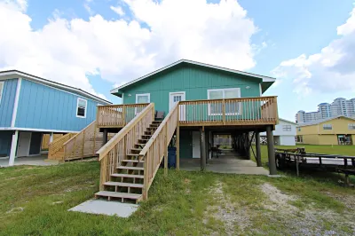 Silver Sands North Hotels near Tambo's Surf Shack
