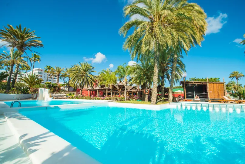 HL Miraflor Suites Hotel