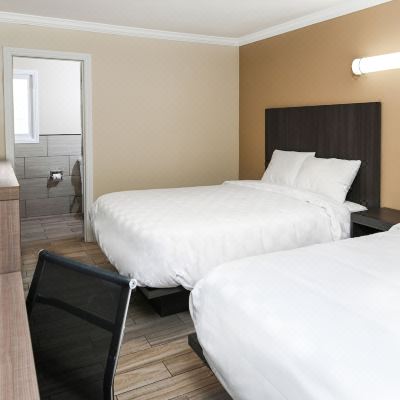 Deluxe Room-2 Queen Beds Sea Rock Inn - Long Beach Promo Code