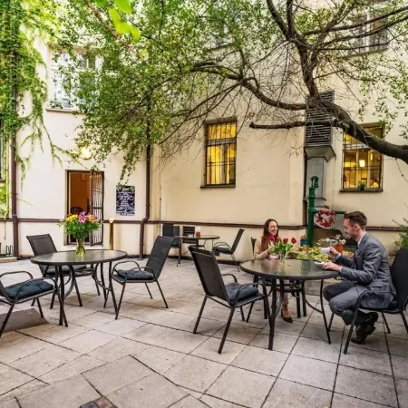 Hotel U Divadla - Czech Leading Hotels Отели рядом с достопримечательностью «Прага 04»