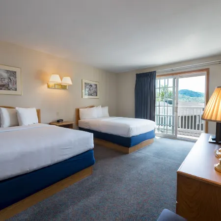 Americas Best Value Inn and Suites Lake George Отели рядом с достопримечательностью «Форт Уильям Генри»