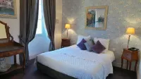 Hotel Relais du Postillon فنادق في أنتيب