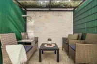 Apt with Garden Prague by Michal&Friends Hotels in Predboj