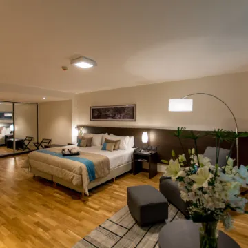 Caseros 248 Hotel Отели рядом с достопримечательностью «Клиника «Алленде»»