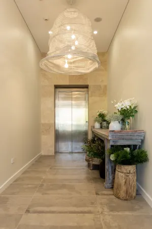 Astina Suites, Forster