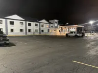Quality Inn Mishawaka - South Bend - parking