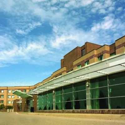 Residence & Conference Centre - Hamilton Hotels near Hamilton City Hall