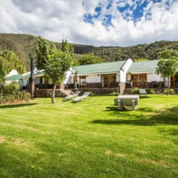 Old Mill Lodge, Seasonal Working Ostrich Farm & Restaurant, Oudtshoorn