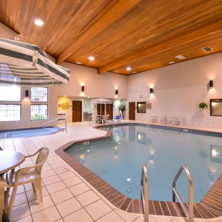 Kelly Inn and Suites Mitchell