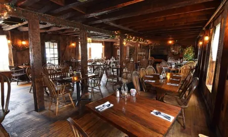 Sturbridge Host Hotel and Conference Center Отели в г. Стербридж