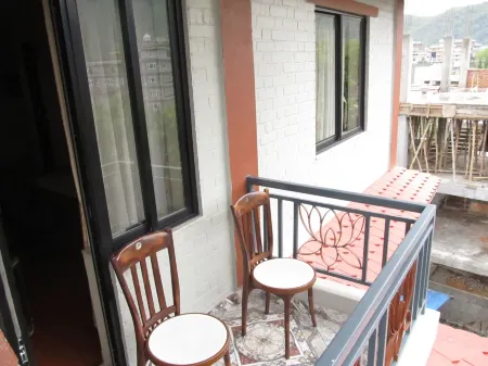 Ranss Apartment Отели рядом с достопримечательностью «Devi’s Fall Pokhara»