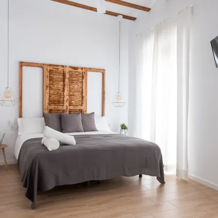 Gomez Rooms