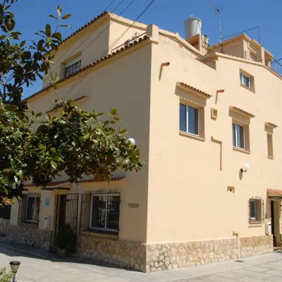 Hostal El Callejón Hotels near Punta del Miracle