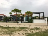 La Playa Beach Front Pool Villa Cha-am,Huahin