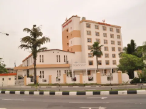 大都會酒店卡拉巴爾 卡拉巴爾酒店