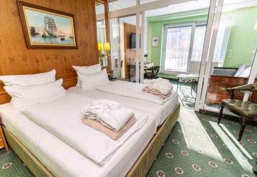 호텔 슈트란펠러 썸네일