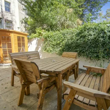 Brunswick Garden Studio - Patio - by Brighton Holiday Lets