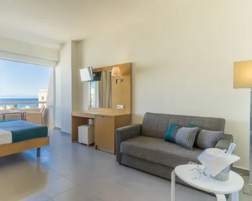 City Center Hotel Hotels near شاطئ إيلي