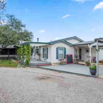 BellaVida B&B and Retreat Hotel Exterior