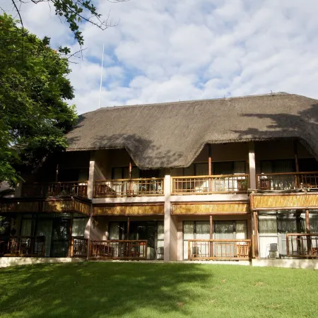 Cresta Mowana Safari Resort & Spa