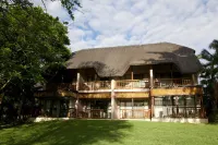 Cresta Mowana Safari Resort & Spa