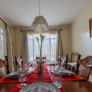 Takdiri Home Отели рядом с достопримечательностью «Посольство Нидерландов»