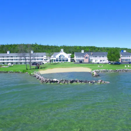 Baymont by Wyndham St. Ignace Lakefront