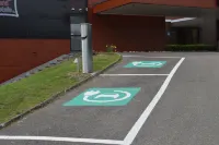 Hotel & Aparthotel Casteau Resort Mons Soignies - Parkplatz