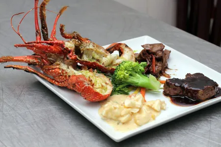 La Vue Boutique Inn Отели в г. Blowing Point Village