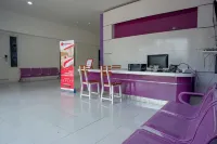 RedDoorz Near Alun Alun Kaliwungu Kendal Hotels in Kendal