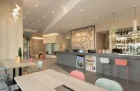 Hampton by Hilton Malaga Martiricos - bars