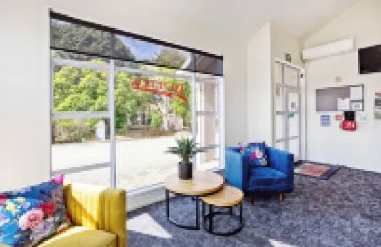 巴爾莫勒爾堡汽車旅館