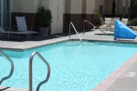 Holiday Inn Express MADERA-YOSEMITE PK AREA by IHG - Pools