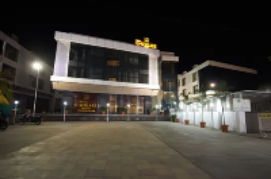 Hotel G-Square - Shirdi