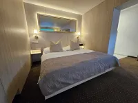 Penzión Wellness & Restaurant Zoborská, Free Parking