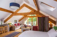 Cherryhill Lodge Hotels in 