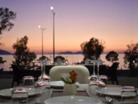 Yacht Hotel Hotéis em Vlore