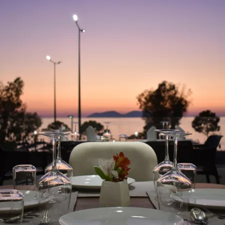 Yacht Hotel