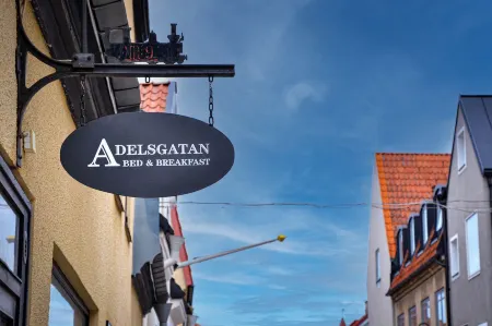 Adelsgatan Bed & Breakfast Отели в г. Готланд
