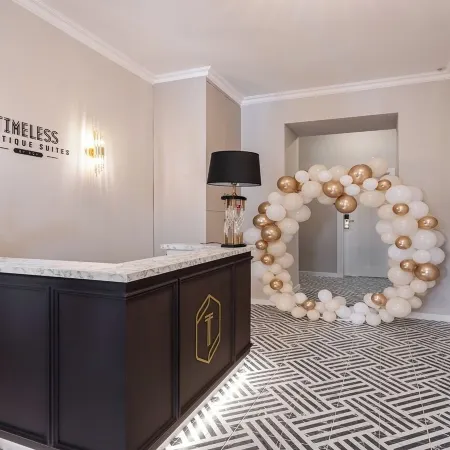 Timeless Boutique Suites by BQA Отели рядом с достопримечательностью «Цепной мост»