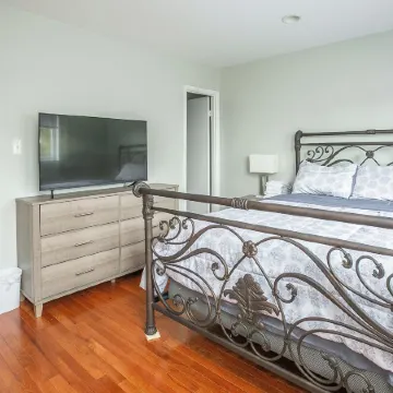 Cozy 3 Bedroom/Great Location