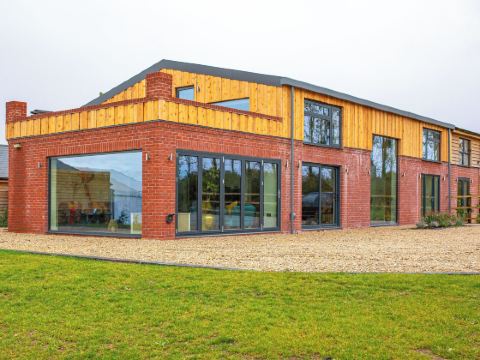 Beautiful Barn Conversion - Orchard Escape for 12!