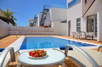 Seaview Luxury Villa Jacuzzi & Pool! 2 Min Beach - Beach