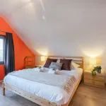 Rustic Family Holiday Home for up to 8 People Located in the Green of the Countryside Hotels in Veurne