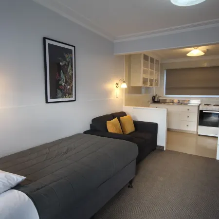 Beach Lodge Motels Отели рядом с достопримечательностью «Пляж Tunnel»