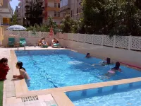 Bayram Apart Hotel - ติดทะเล