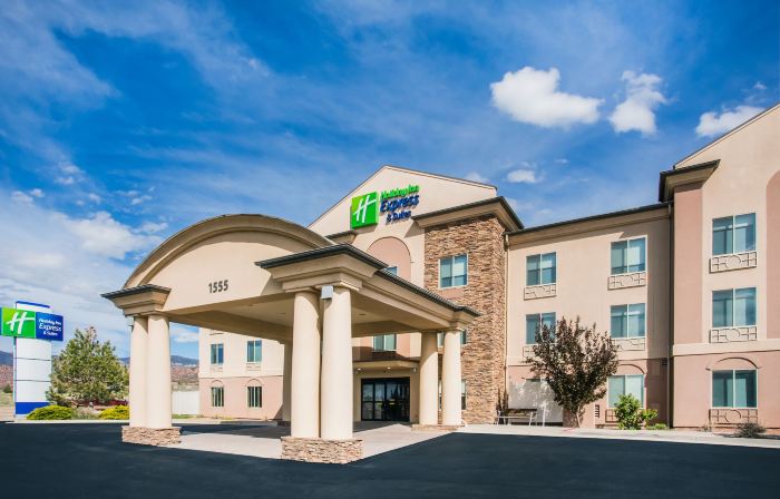 Holiday Inn Express & Suites Cedar City